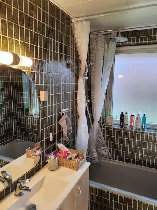 Family Friendly Apt B, 900M To Lego House, Parking, Legoland, Lalandia 比隆 外观 照片